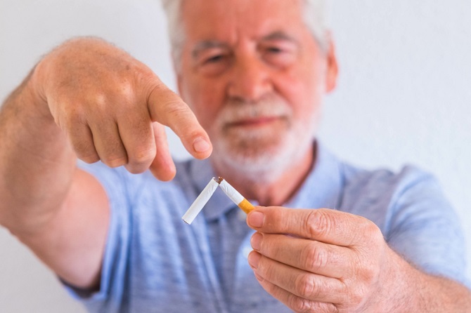 why-you-should-stop-smoking-in-seniorhood